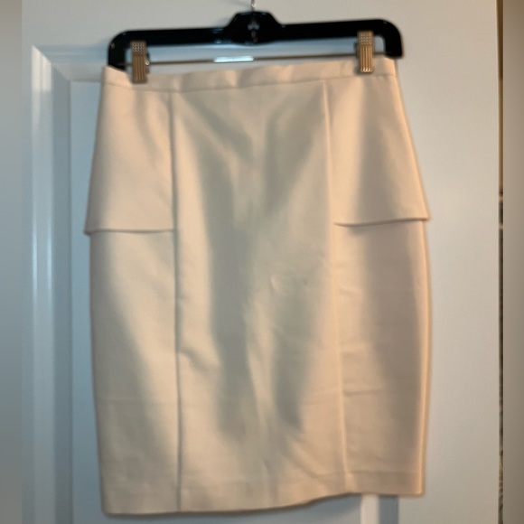 Medium Zara Basic Light Peach Skirt - Picture 2 of 10